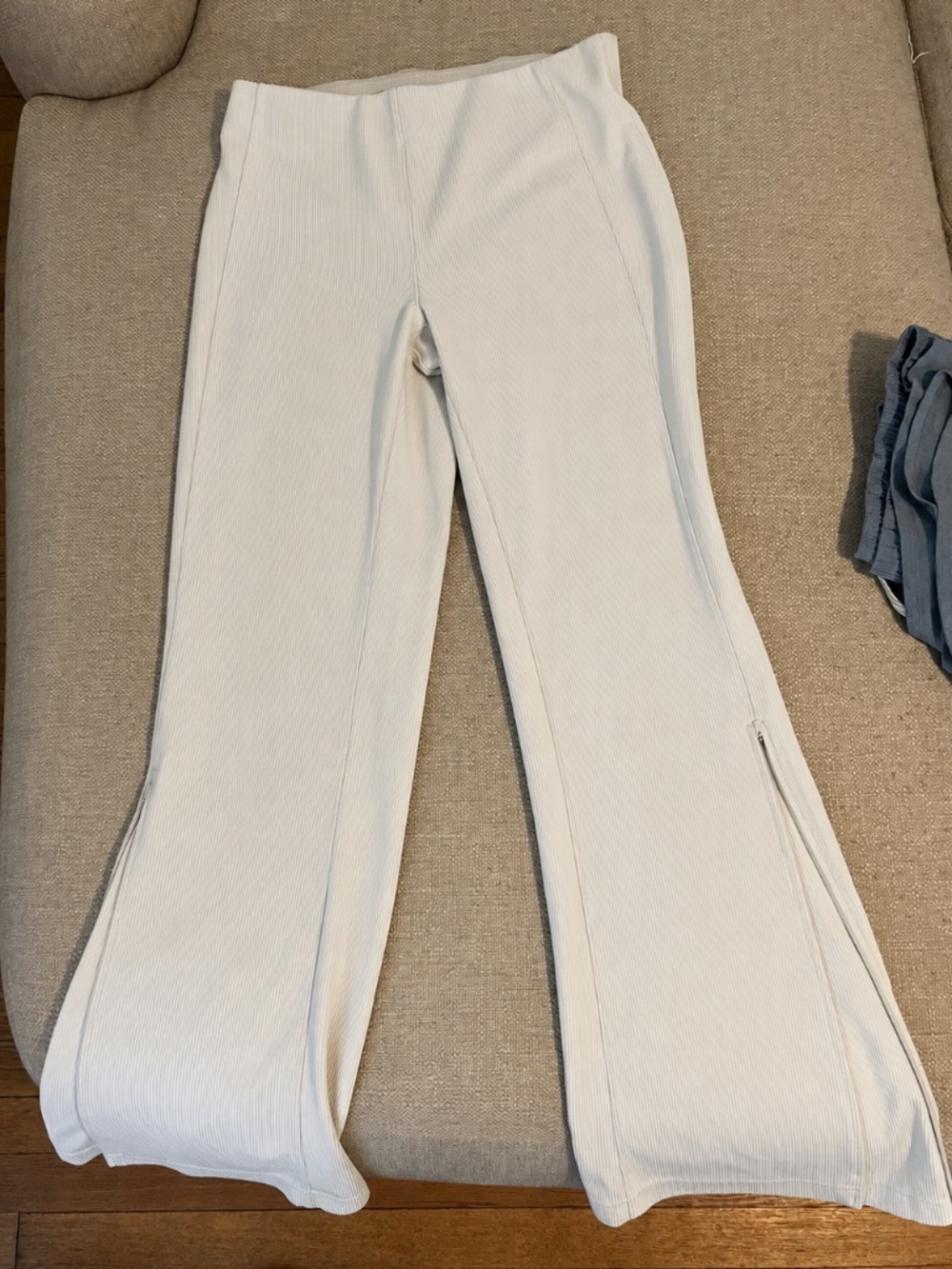 lululemon Softstreme Flared Pant in Bone